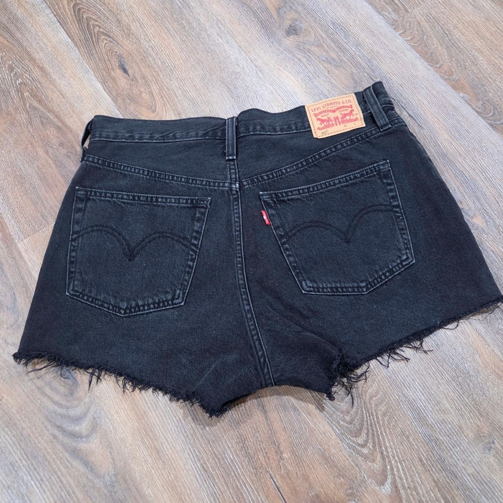 Levis 501 Original High Rise Cut Off Denim Shorts Washed Black W30 - Picture 2 of 5